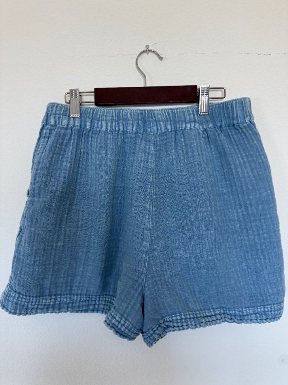 Z Supply Emory Airy Gauze Short in Blue size Large - Picture 2 of 3